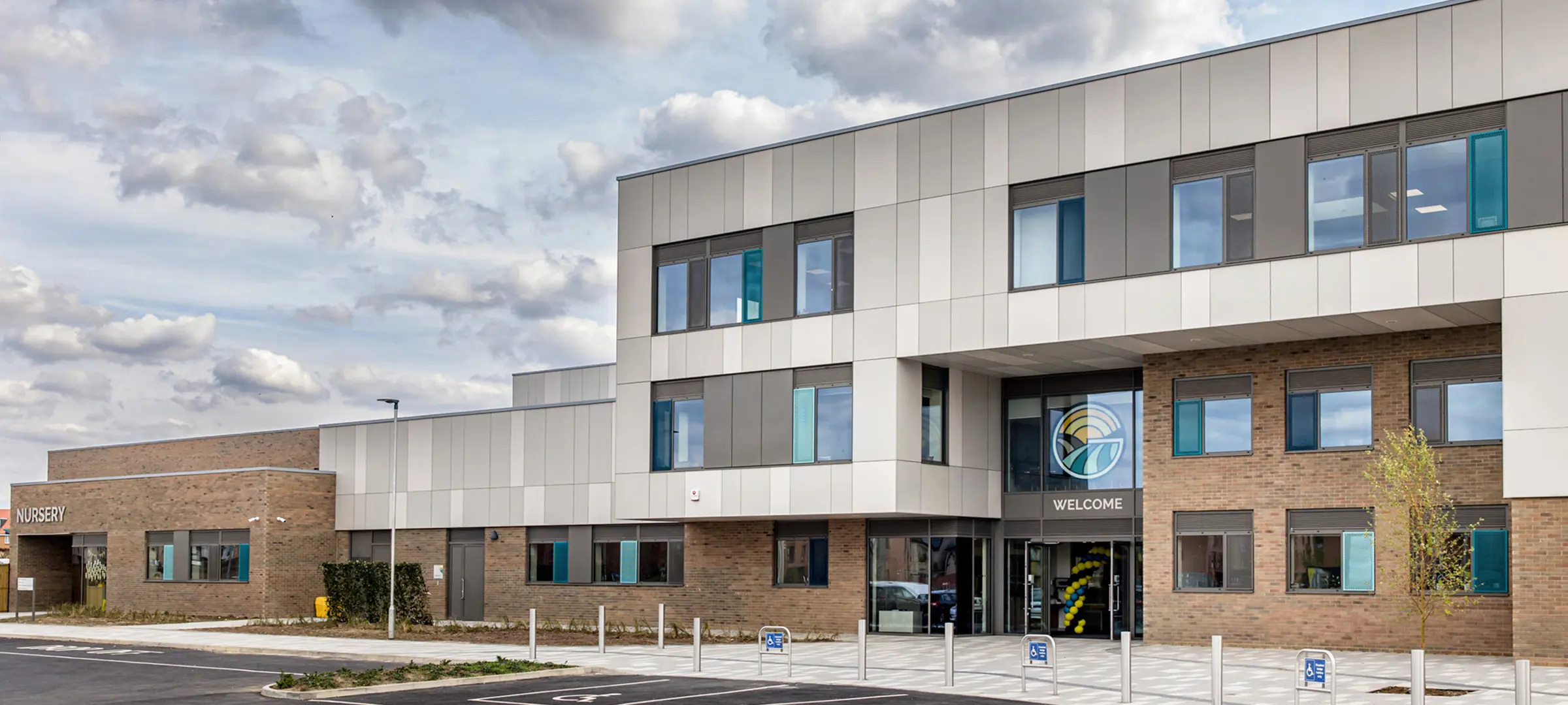 Primera escuela integral sin combustibles fósiles en Milton Keynes